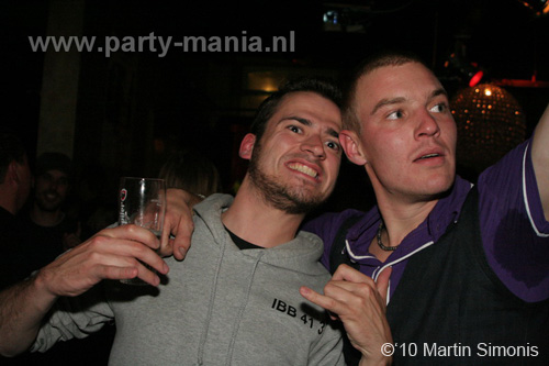 100924_142_todaysart_partymania