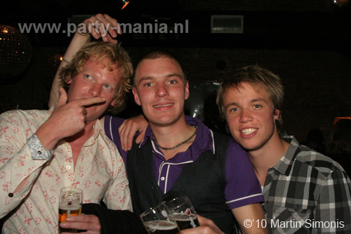 100924_147_todaysart_partymania