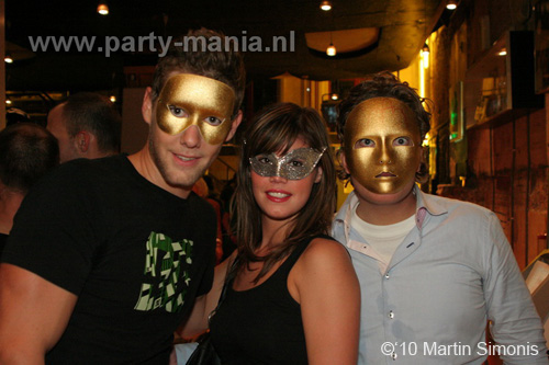 100924_169_todaysart_partymania
