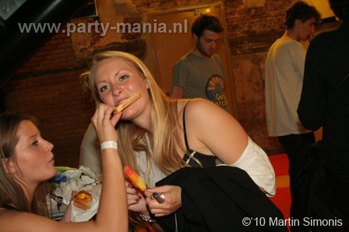100924_171_todaysart_partymania