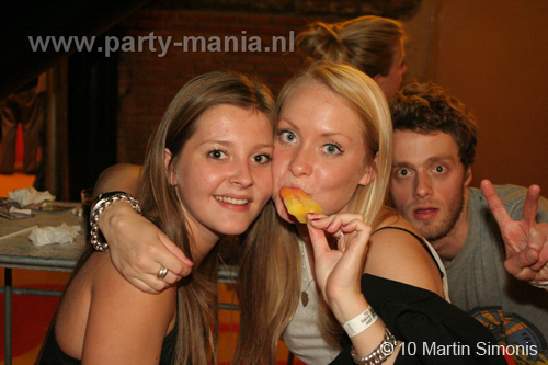 100924_172_todaysart_partymania
