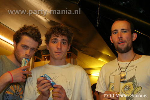 100924_174_todaysart_partymania
