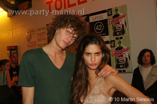 100924_175_todaysart_partymania