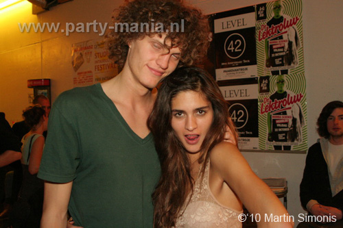 100924_176_todaysart_partymania
