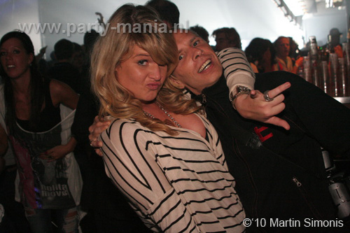 100924_182_todaysart_partymania