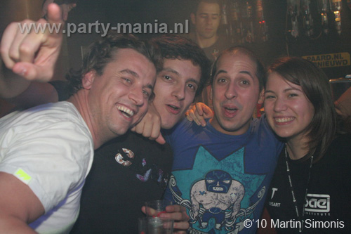 100924_188_todaysart_partymania