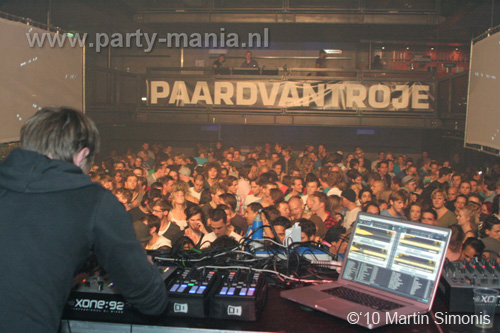 100924_189_todaysart_partymania