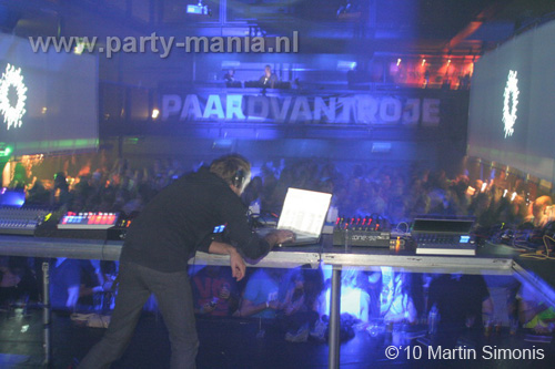 100924_191_todaysart_partymania