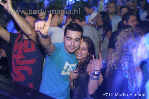 100924_199_todaysart_partymania