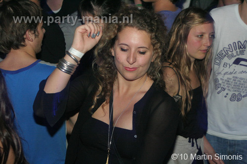 100924_200_todaysart_partymania