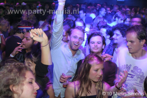 100924_202_todaysart_partymania