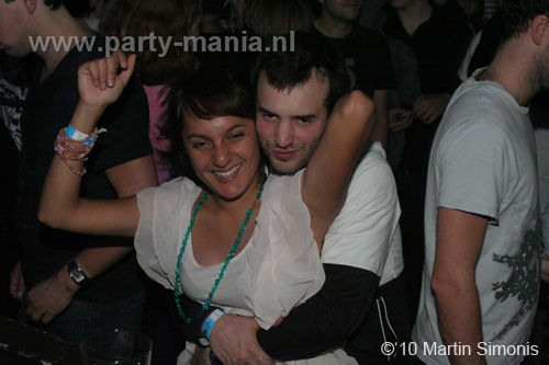 100924_204_todaysart_partymania