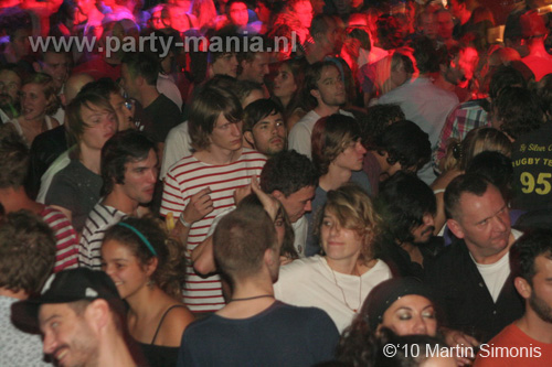 100924_209_todaysart_partymania