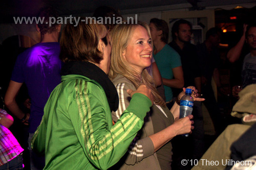 100925_033_hey_partymania