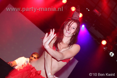 100930_010_happy_student_partymania