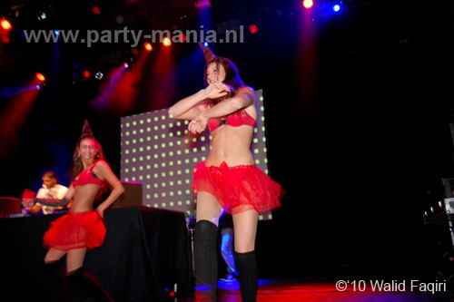 100930_056_happy_student_partymania