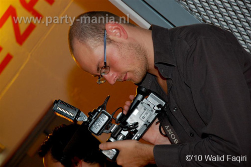 101008_022_mutesounds_partymania