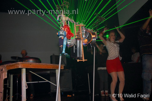 101008_054_mutesounds_partymania