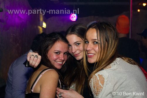 101008_070_westwood_partymania