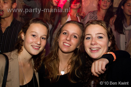 101008_075_westwood_partymania