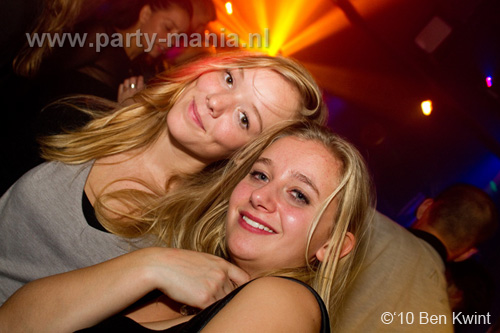 101008_082_westwood_partymania