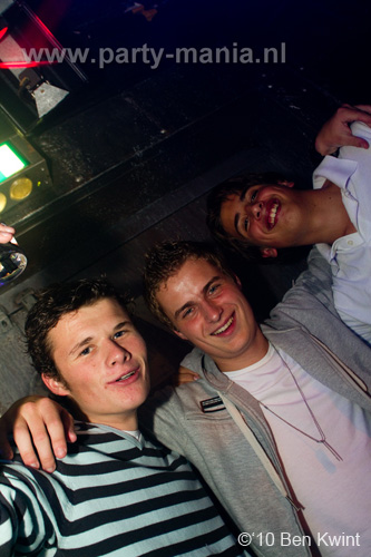 101008_089_westwood_partymania