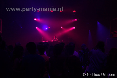 101022_003_dr_lektroluv_partymania