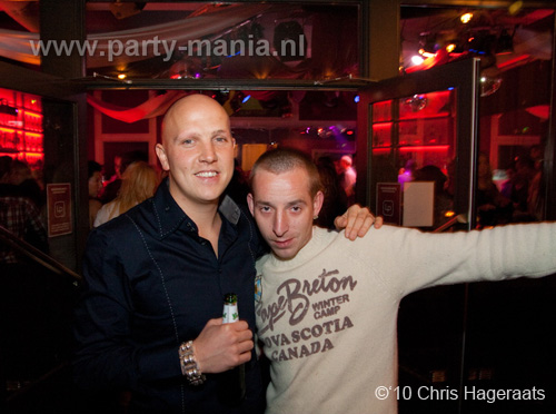 101106_010_nooit_meer_naar_huis_partymania