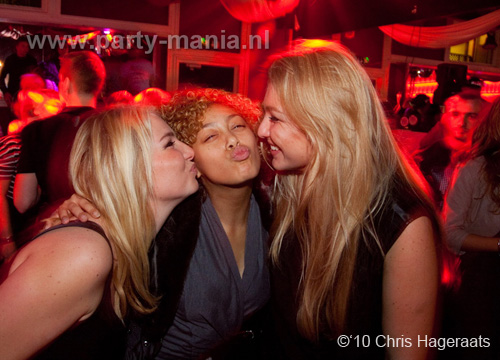 101106_022_nooit_meer_naar_huis_partymania