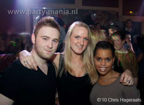 101106_034_nooit_meer_naar_huis_partymania