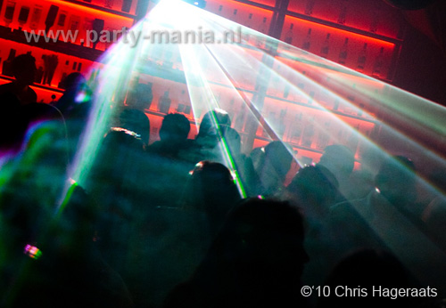 101106_051_nooit_meer_naar_huis_partymania