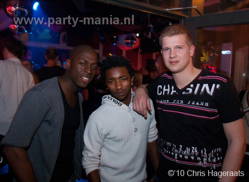 101106_069_nooit_meer_naar_huis_partymania