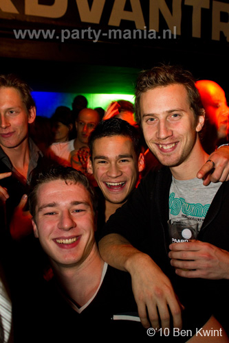 101106_069_warrenfellow_vs_remy_partymania