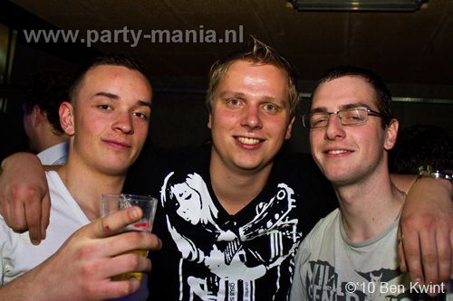 101106_092_warrenfellow_vs_remy_partymania