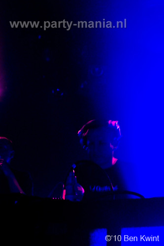 101106_093_warrenfellow_vs_remy_partymania