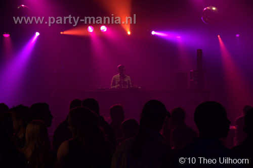 101113_010_los_partymania