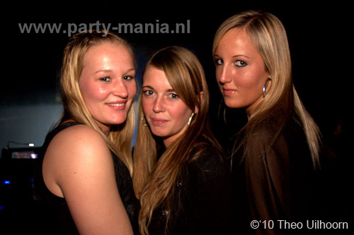 101113_049_los_partymania