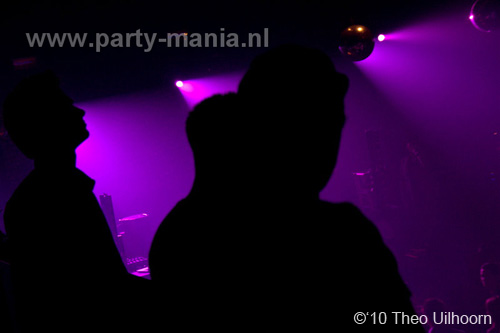 101113_055_los_partymania