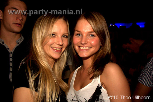 101113_075_los_partymania