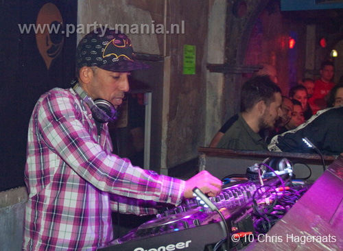 101120_004_90s_only_partymania