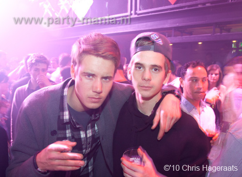 101224_106_los_partymania