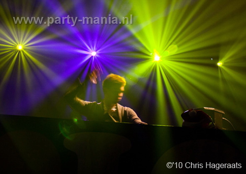 101224_144_los_partymania