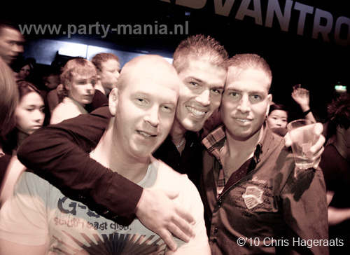 101224_194_los_partymania