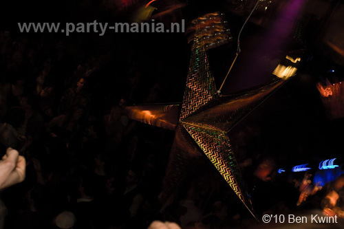 101215_030_housequake_partymania