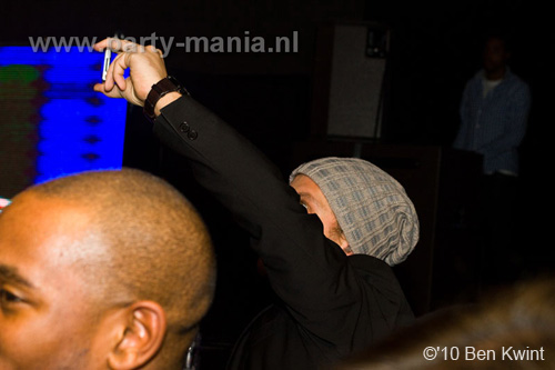 101215_036_housequake_partymania