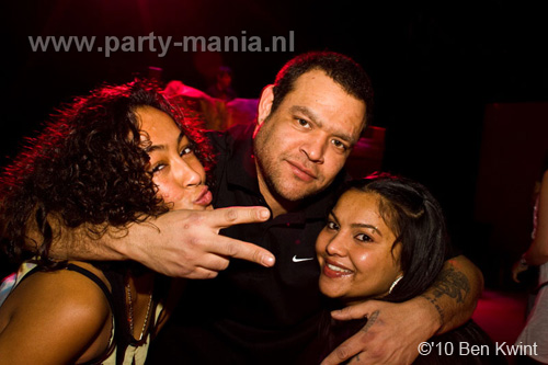 101215_046_housequake_partymania