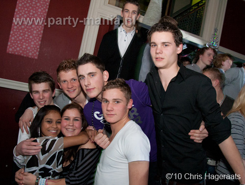 101228_073_jokertjes_bday_base_partymania
