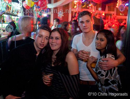 101228_152_jokertjes_bday_base_partymania