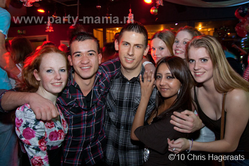 101228_172_jokertjes_bday_base_partymania