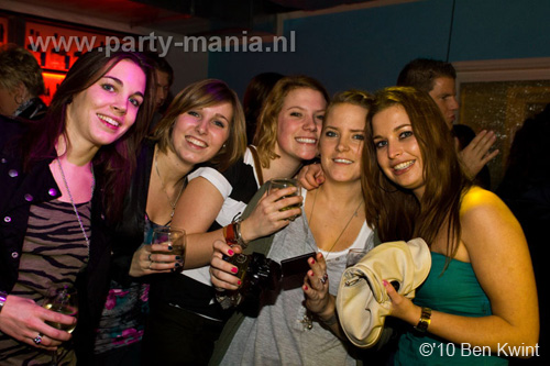 110108_007_it's_all_about_friends_partymania